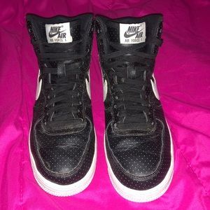 Black-white Air Force 1